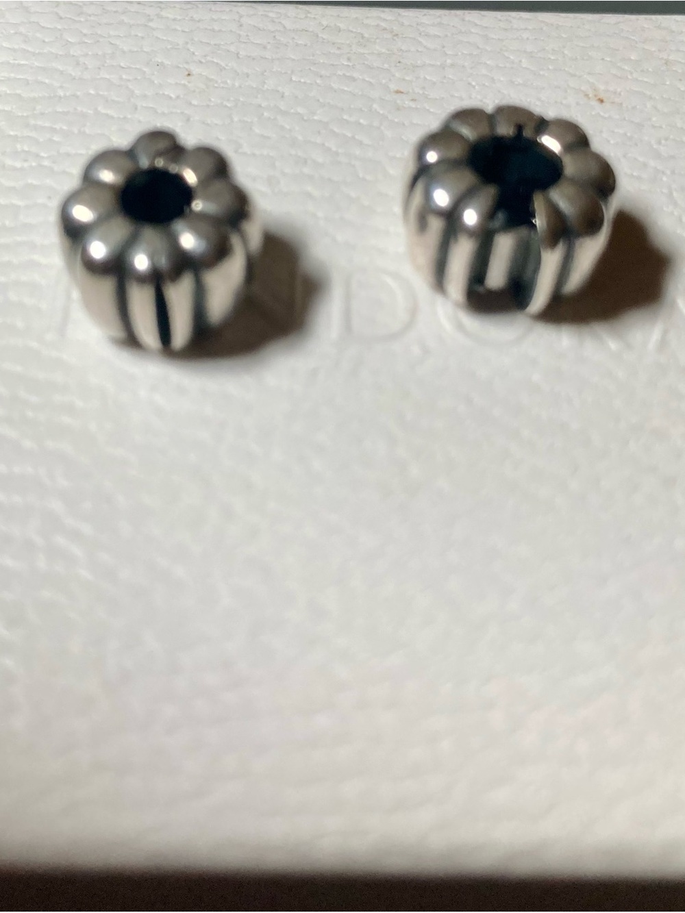 Pandora Clips Ribbed Retired Authentic Excellent!!!